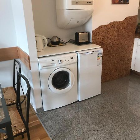Lg Lovely Apartment Stockerau Bagian luar foto