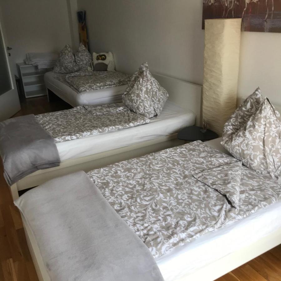 Lg Lovely Apartment Stockerau Bagian luar foto