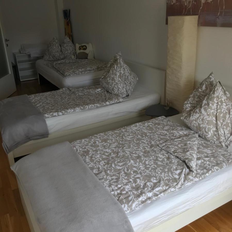 Lg Lovely Apartment Stockerau Bagian luar foto