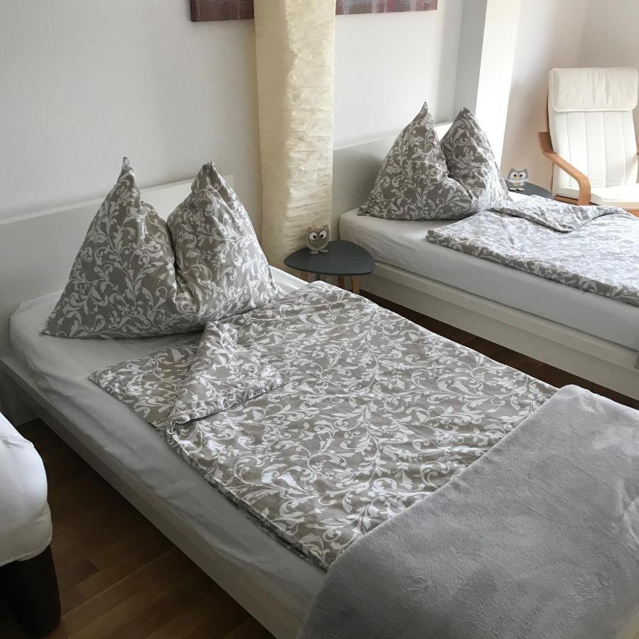 Lg Lovely Apartment Stockerau Bagian luar foto