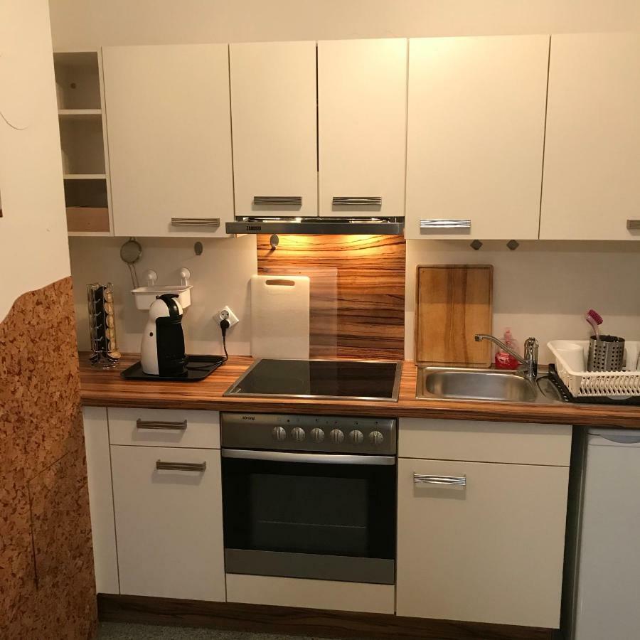 Lg Lovely Apartment Stockerau Bagian luar foto