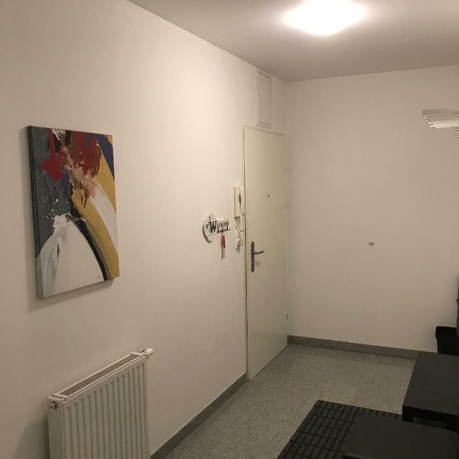 Lg Lovely Apartment Stockerau Bagian luar foto