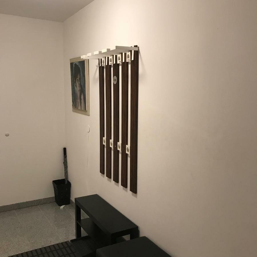 Lg Lovely Apartment Stockerau Bagian luar foto